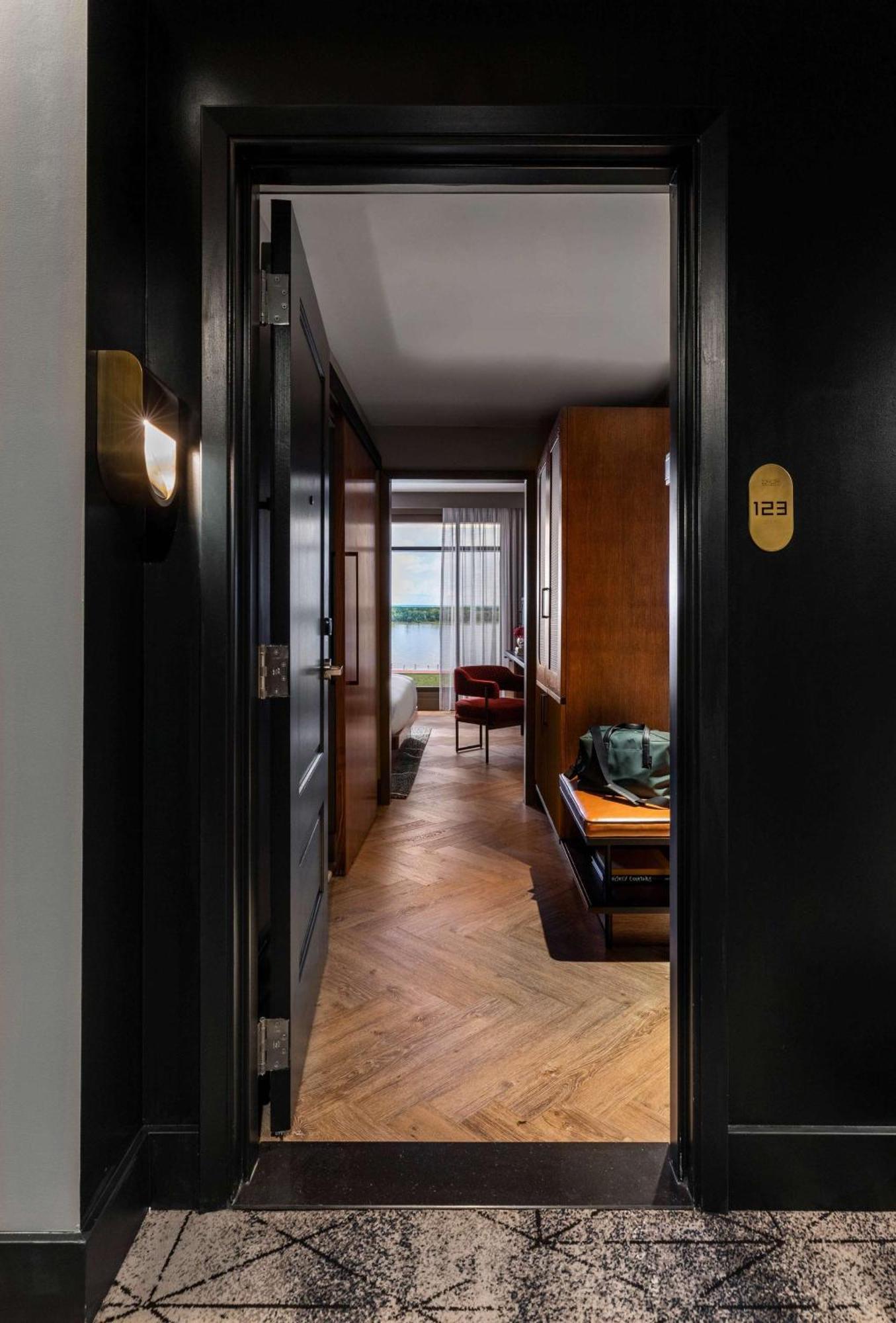 Thompson Savannah, By Hyatt Exterior photo